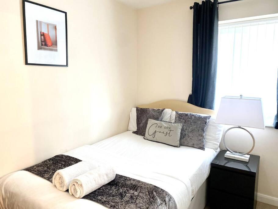 Amazing 2-Bed City Centre Apt With Parking Coventry Exterior foto