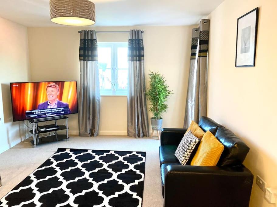 Amazing 2-Bed City Centre Apt With Parking Coventry Exterior foto